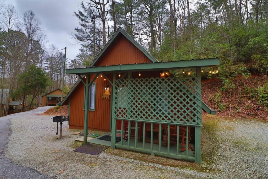 Cute Updated Mountain Cabin Fireplace #3 海伦 外观 照片