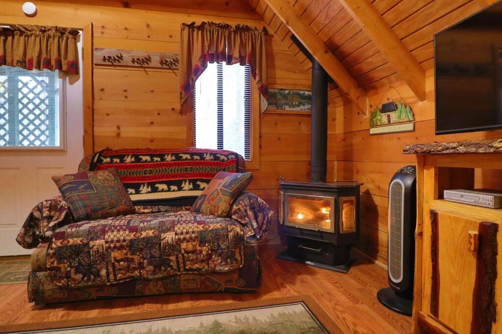 Cute Updated Mountain Cabin Fireplace #3 海伦 外观 照片